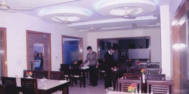 Mehra's Hotel, Pathankot 4